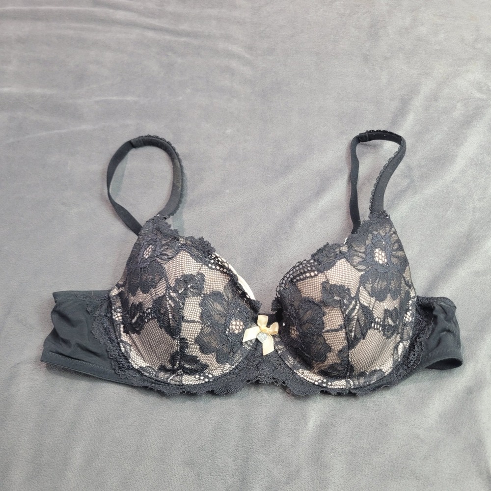 Victorias Secret Body by Victoria Line Demi Bra Black Floral Lace 36A 287941-093